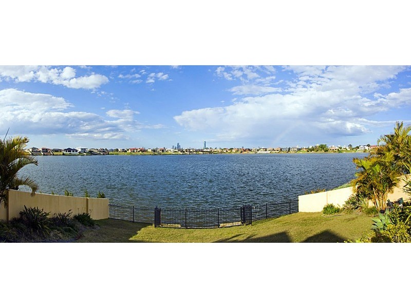 102 Sir Bruce Small Boulevard, Benowa QLD 4217