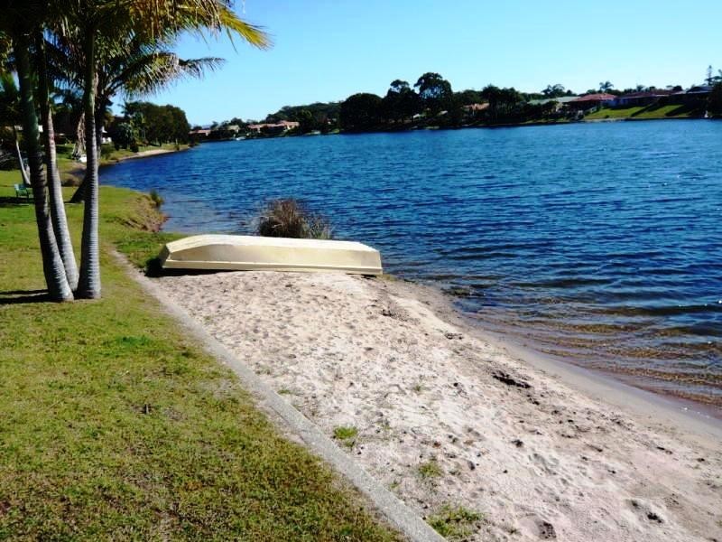 2/11 Barbet Place, Burleigh Waters QLD 4220