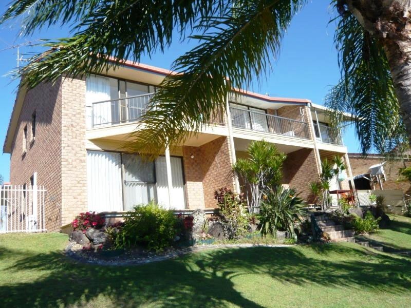 2/11 Barbet Place, Burleigh Waters QLD 4220