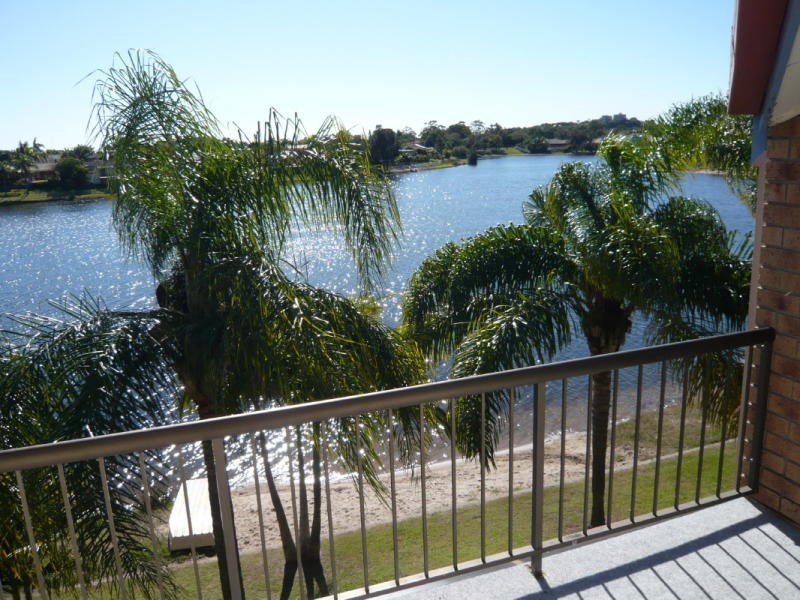 2/11 Barbet Place, Burleigh Waters QLD 4220