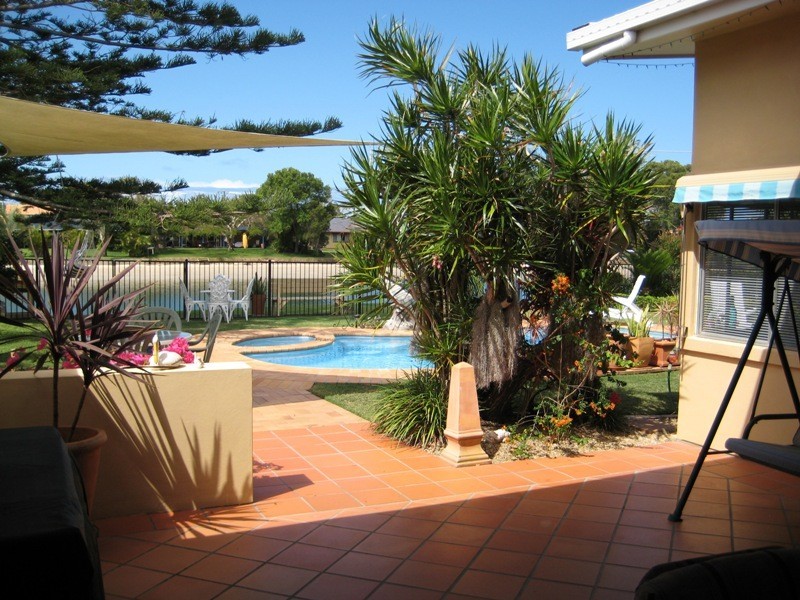 46 Mallawa Drive, Palm Beach QLD 4221