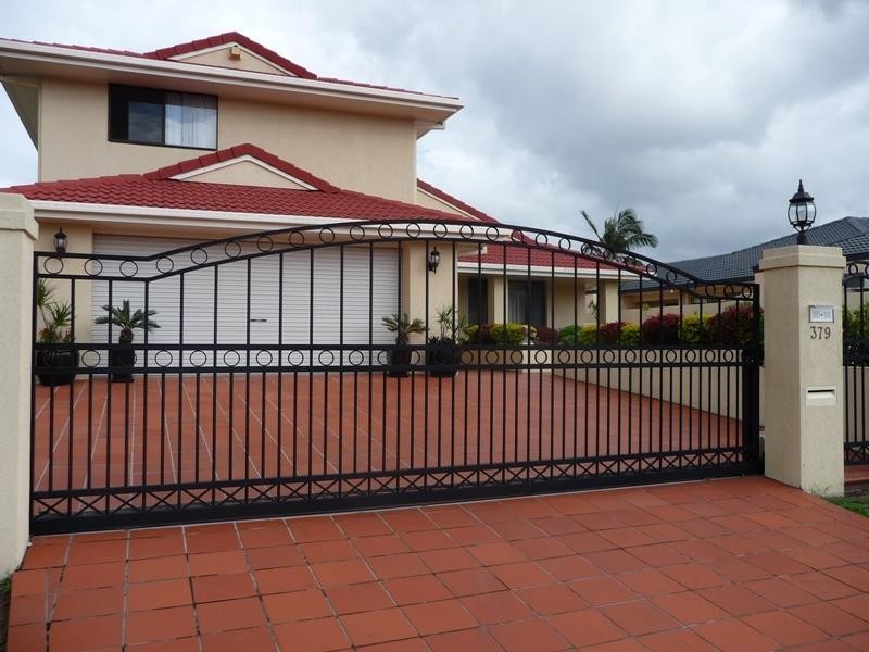 379 Rio Vista Boulevard, Mermaid Waters QLD 4218