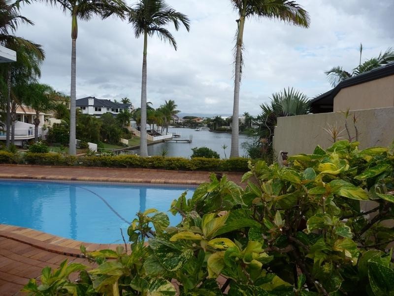 379 Rio Vista Boulevard, Mermaid Waters QLD 4218