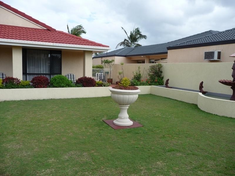 379 Rio Vista Boulevard, Mermaid Waters QLD 4218