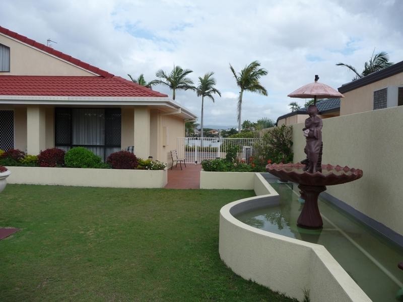 379 Rio Vista Boulevard, Mermaid Waters QLD 4218