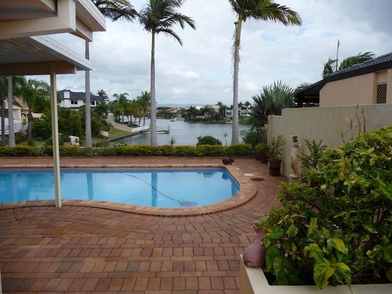 379 Rio Vista Boulevard, Mermaid Waters QLD 4218