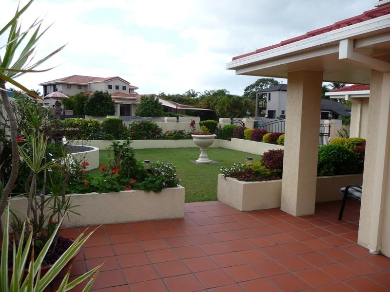 379 Rio Vista Boulevard, Mermaid Waters QLD 4218