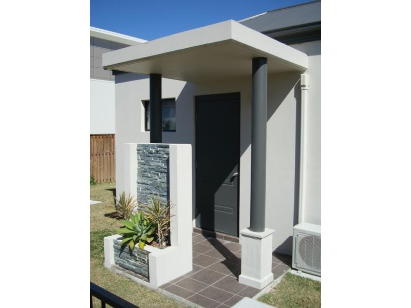 49 Azzurra Drive, Varsity Lakes QLD 4227