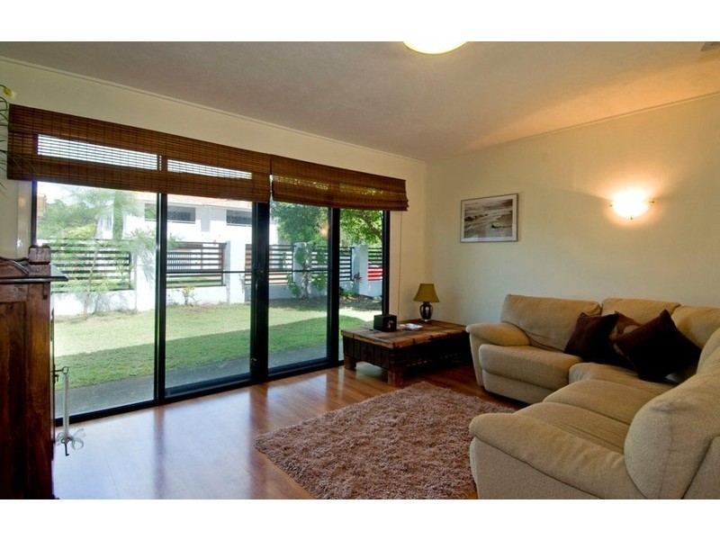 17 Tawarri Crescent, Burleigh Heads QLD 4220