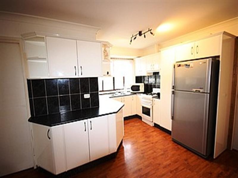 12 Emilia Close, Rosemeadow NSW 2560