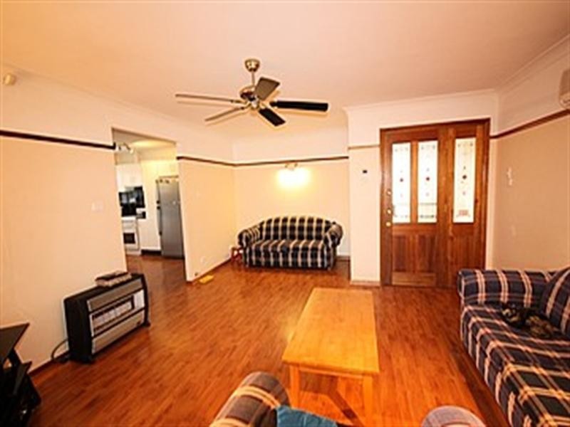 12 Emilia Close, Rosemeadow NSW 2560