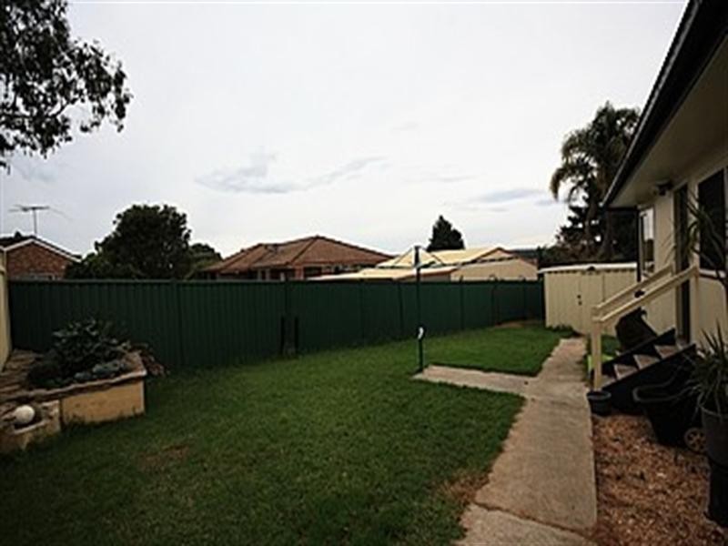 12 Emilia Close, Rosemeadow NSW 2560