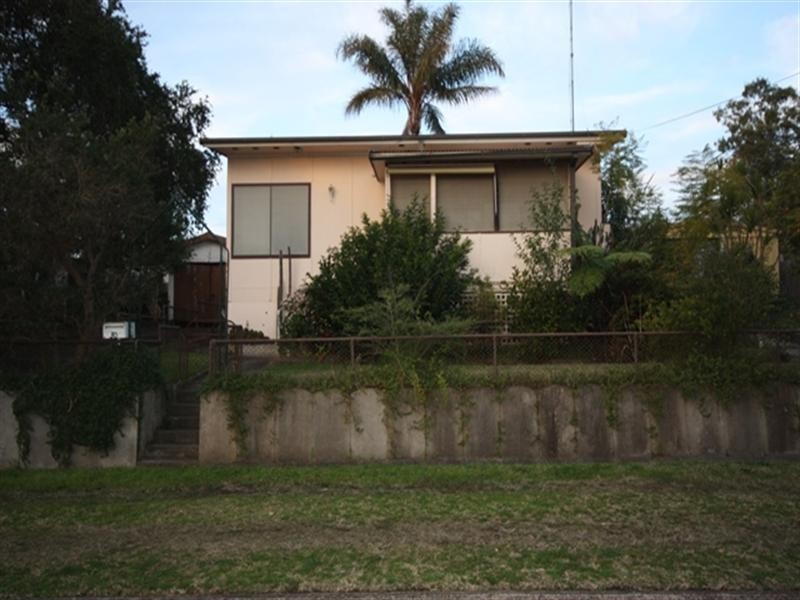 30 Thirteenth Street, Warragamba NSW 2752