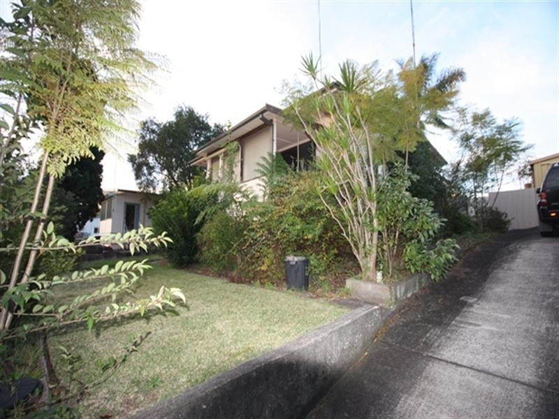 30 Thirteenth Street, Warragamba NSW 2752