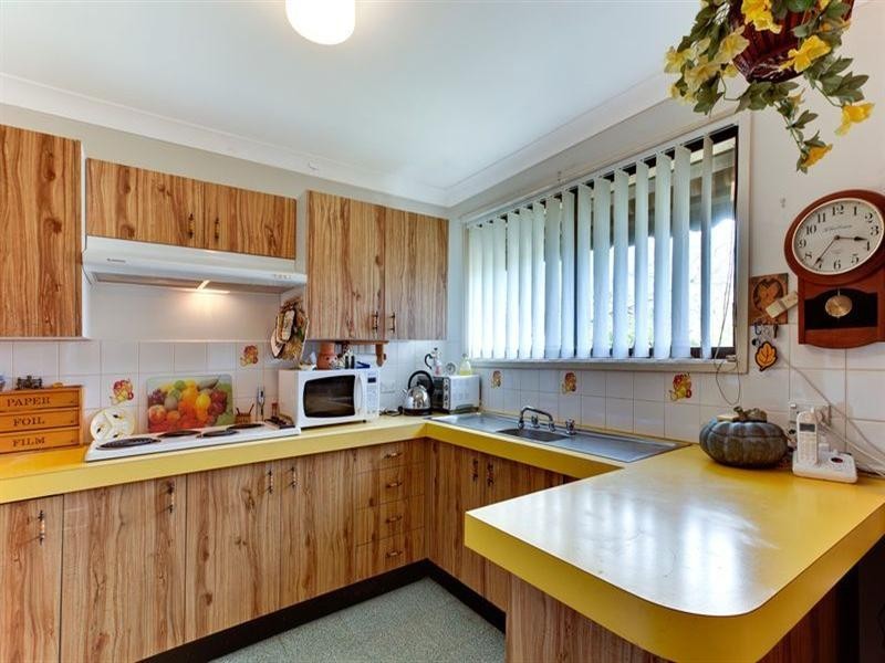 6 Hall Place, Minto NSW 2566