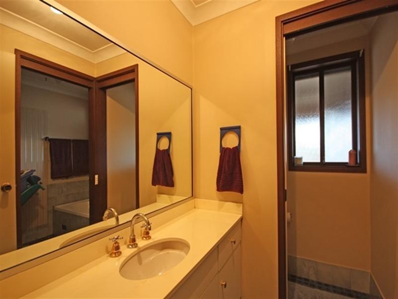 16 DeHavillard Cresent, Raby NSW 2566