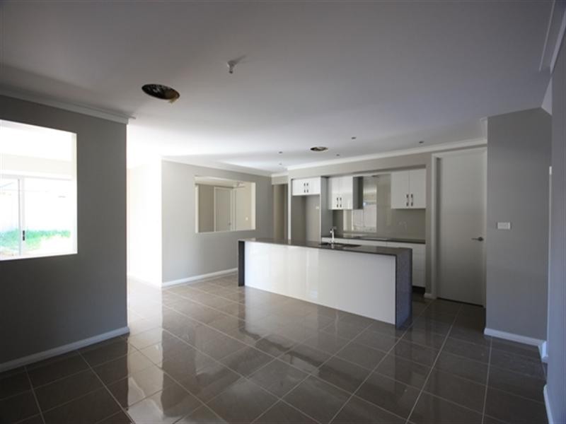 4 Peck Close, Oran Park NSW 2570