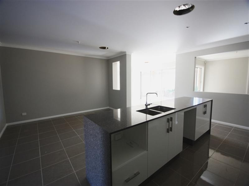 4 Peck Close, Oran Park NSW 2570