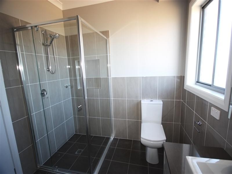 4 Peck Close, Oran Park NSW 2570