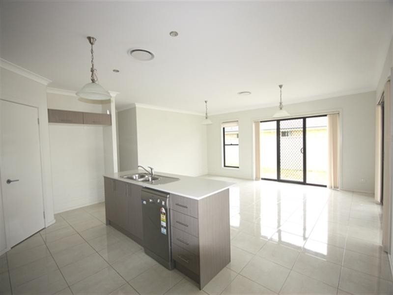 12 Central Avenue, Oran Park NSW 2570