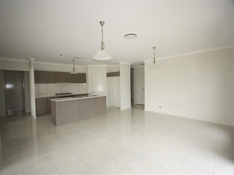 12 Central Avenue, Oran Park NSW 2570