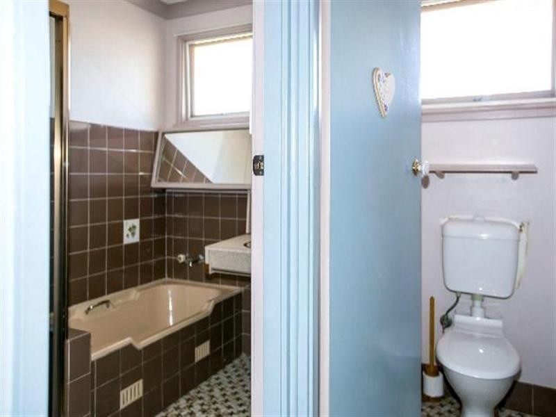 3 Dowling Street, Leumeah NSW 2560