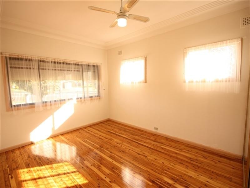 Macquarie Fields NSW 2564