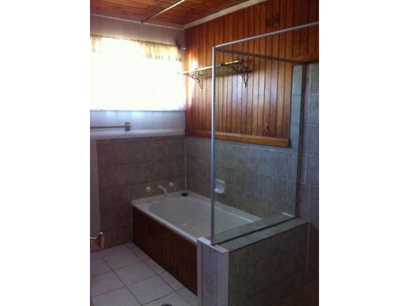 16 Balook Crescent, Bradbury NSW 2560