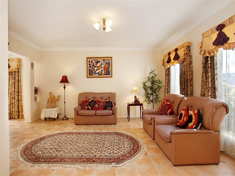 3 Glenavon Place, Glen Alpine NSW 2560