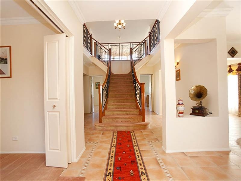 3 Glenavon Place, Glen Alpine NSW 2560