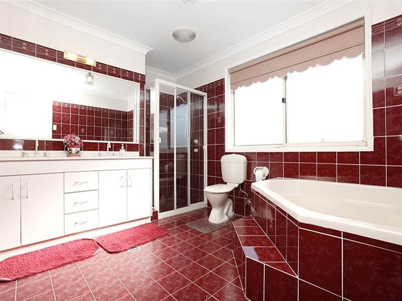 3 Glenavon Place, Glen Alpine NSW 2560