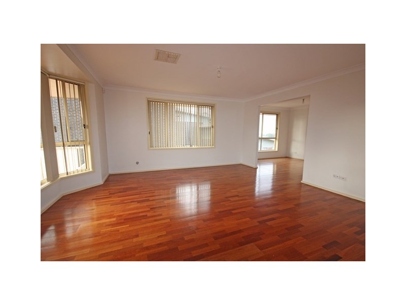 135 Englorie Park Drive, Glen Alpine NSW 2560