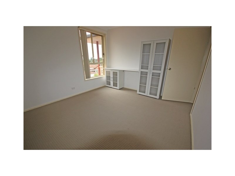 135 Englorie Park Drive, Glen Alpine NSW 2560