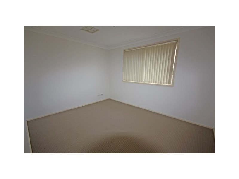 135 Englorie Park Drive, Glen Alpine NSW 2560