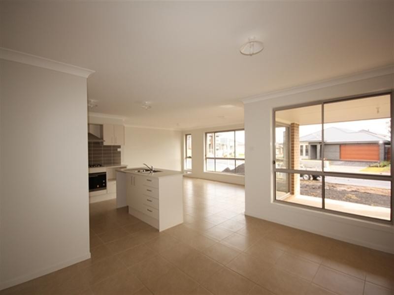 28 Tander Street, Oran Park NSW 2570