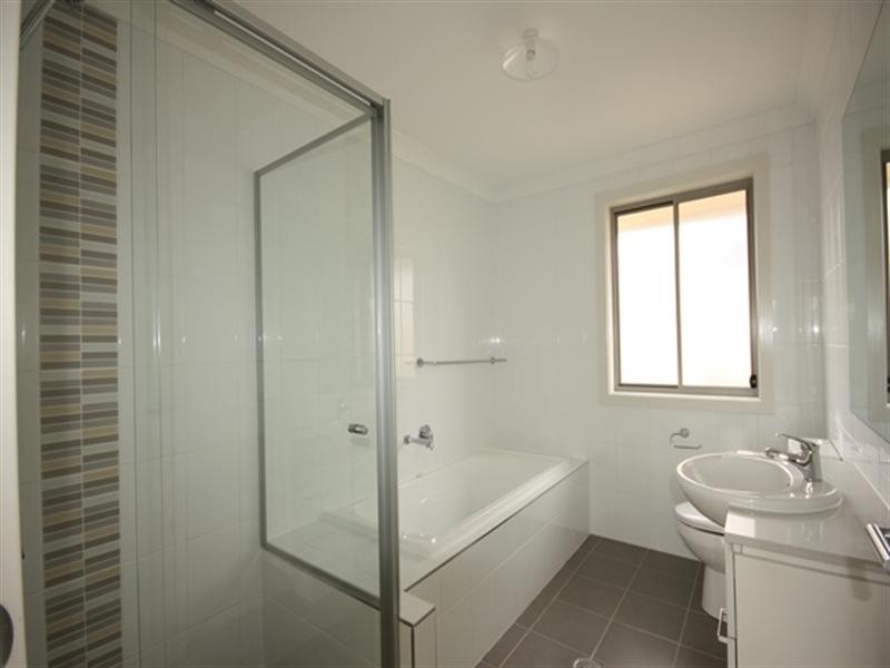 28 Tander Street, Oran Park NSW 2570