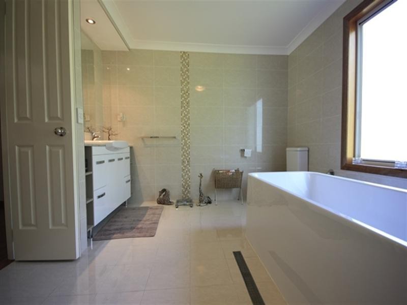 157 Georges River Road, Kentlyn NSW 2560
