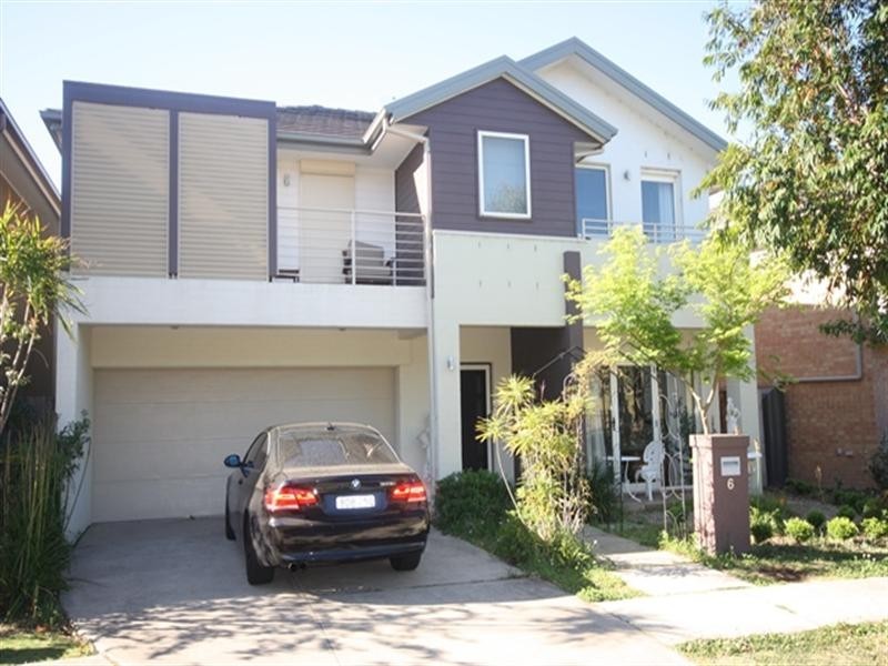6 Callaway Avenue, Campbelltown NSW 2560