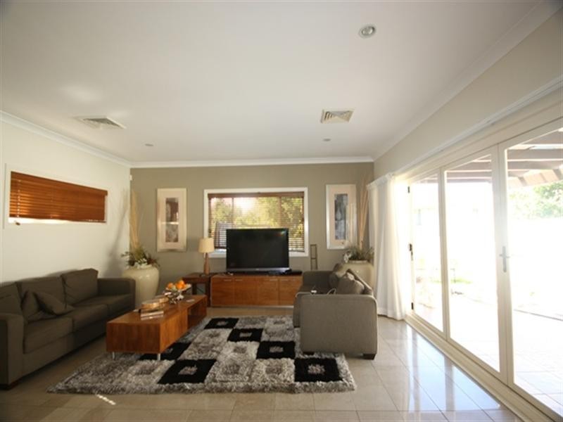 6 Callaway Avenue, Campbelltown NSW 2560