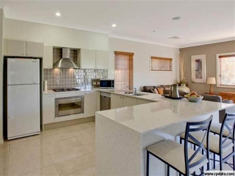 6 Callaway Avenue, Campbelltown NSW 2560