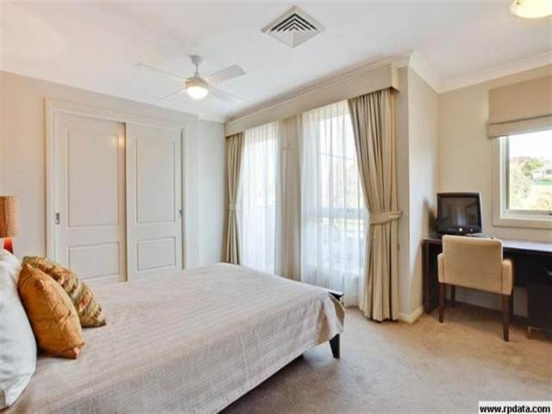 6 Callaway Avenue, Campbelltown NSW 2560