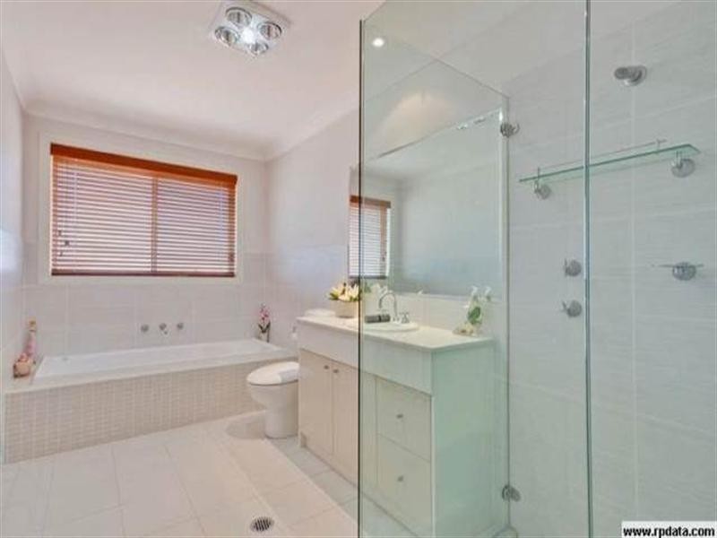 6 Callaway Avenue, Campbelltown NSW 2560