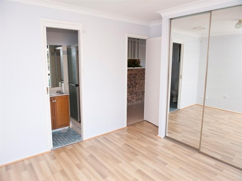 52 Clerkenwell Street, Ambarvale NSW 2560