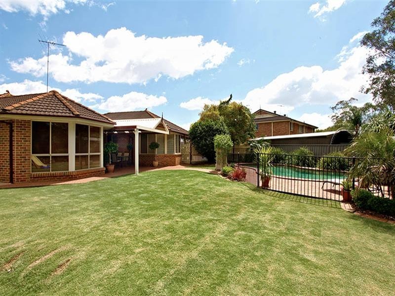 6 berliet Place, Ingleburn NSW 2565