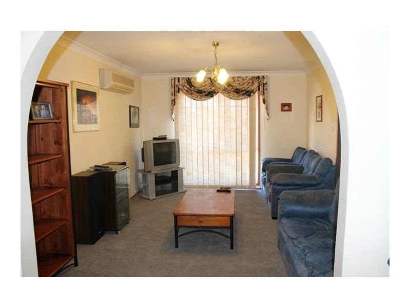 13 Merryweather Place, Minto NSW 2566