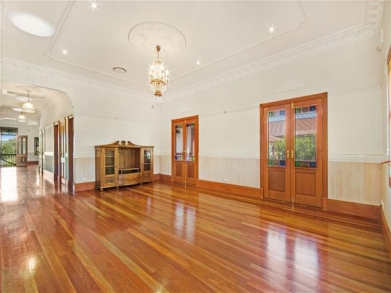 865 Montpellier Drive, The Oaks NSW 2570