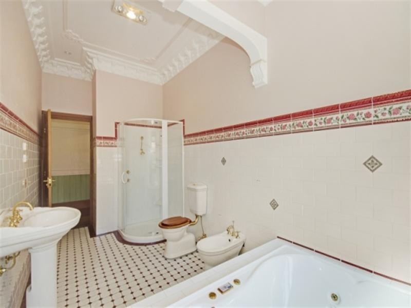 865 Montpellier Drive, The Oaks NSW 2570