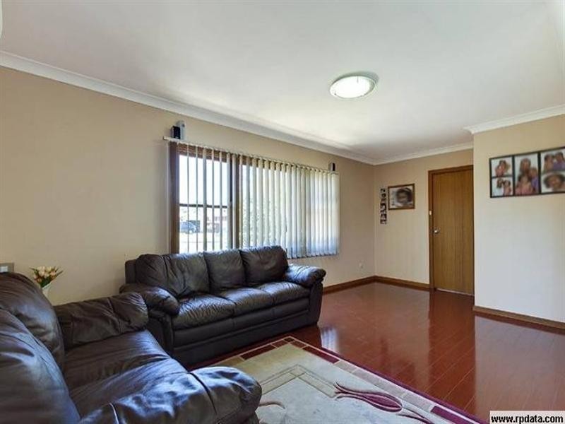 1 Tuglow Place, Leumeah NSW 2560