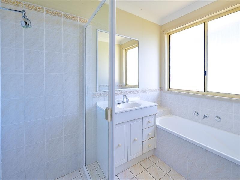 26 Baynton Place, St Helens Park NSW 2560