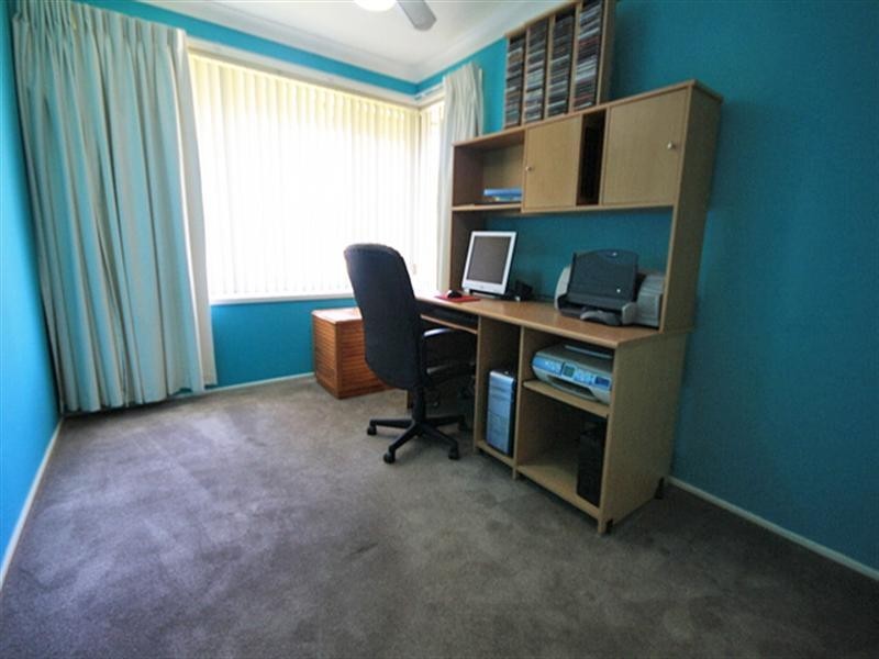 4 Norton Place, Minto NSW 2566